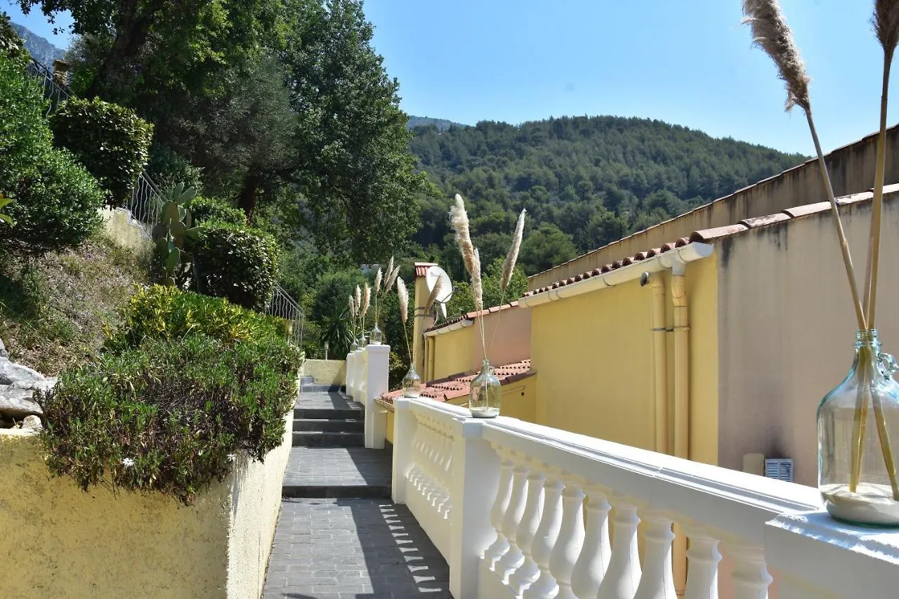 Homestay szállás Villa Millefleurs Castellar Franciaország